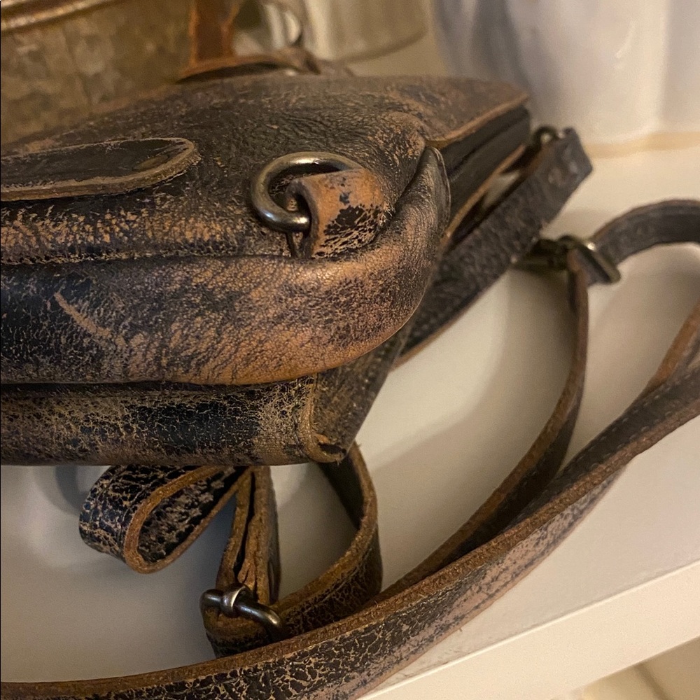 Bed Stu Alelike Blk Lux leather convertible crossbody purse w: adjustable strap - Picture 7 of 11